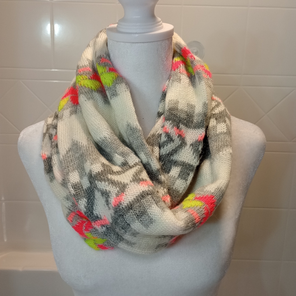 American Eagle Outfitters Aztec Winter Infinity Scarf